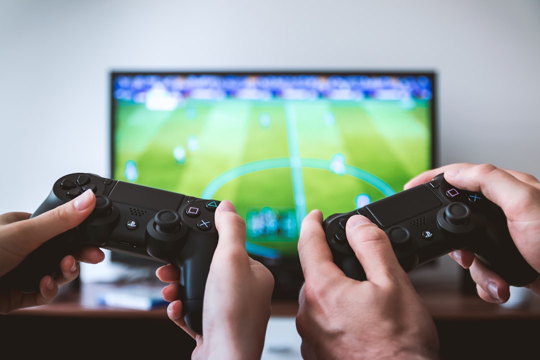 Zwei Controller beim gemeinsamen Spielen